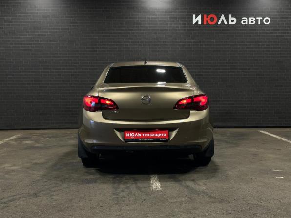 Opel Astra J Рестайлинг с пробегом 2012 года, цена 720 000 рублей, 303118 км, седан, Автокод Объявления
