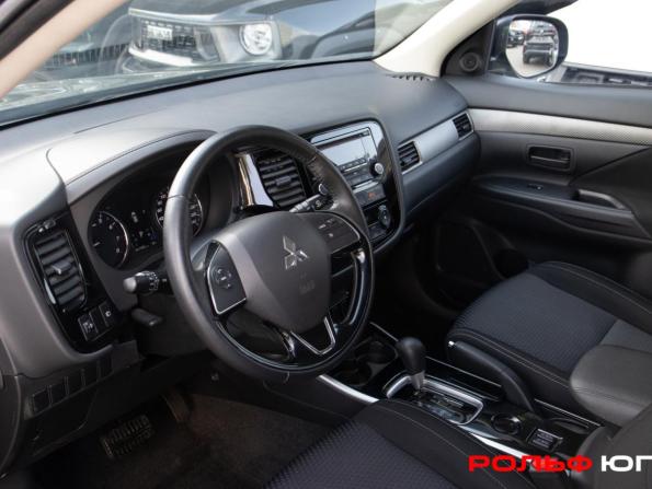Mitsubishi Outlander III Рестайлинг 2 с пробегом 2018 года, цена 1 998 000 рублей, 41584 км, внедорожник, Автокод Объявления