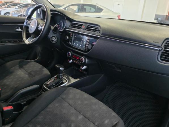 Kia Rio IV с пробегом 2018 года, цена 1 540 000 рублей, 49900 км, седан, Автокод Объявления