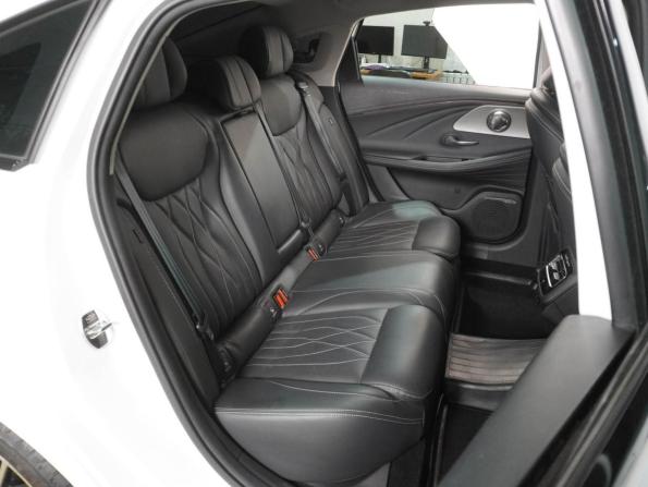 Chery Arrizo 8 с пробегом 2023 года, цена 2 099 000 рублей, 68356 км, седан, Автокод Объявления