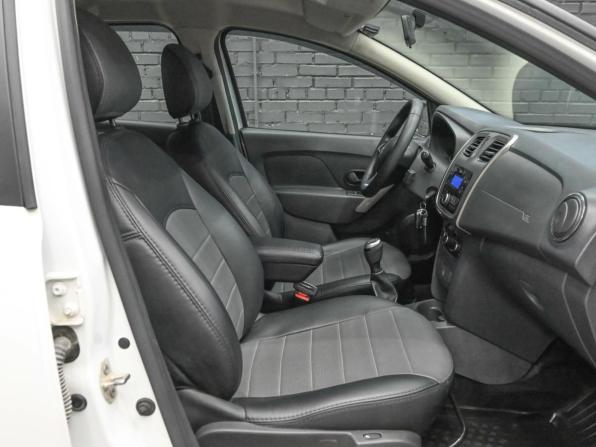 Renault Logan II Рестайлинг с пробегом 2021 года, цена 1 000 000 рублей, 59248 км, седан, Автокод Объявления