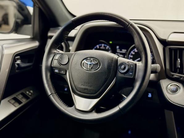 Toyota RAV4 IV (XA40) Рестайлинг с пробегом 2019 года, цена 2 915 000 рублей, 144804 км, внедорожник, Автокод Объявления