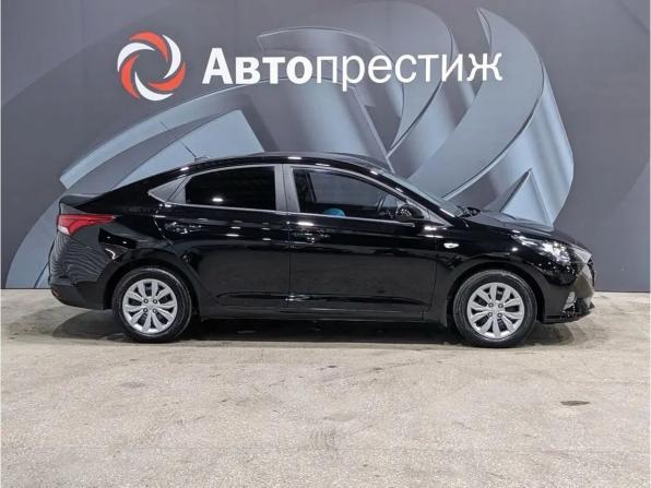 Hyundai Solaris II Рестайлинг с пробегом 2021 года, цена 1 635 000 рублей, 50493 км, седан, Автокод Объявления