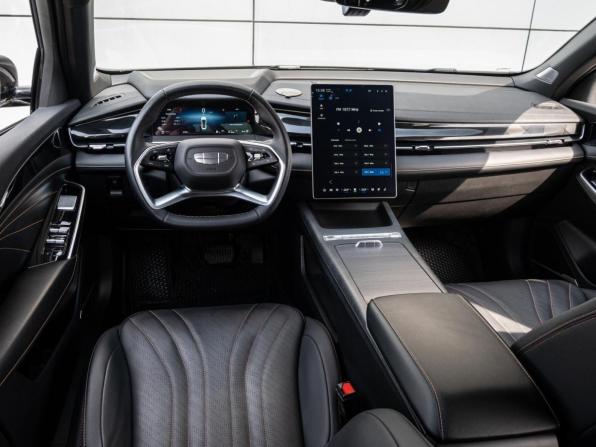 Geely Preface I с пробегом 2024 года, цена 2 500 000 рублей, 27155 км, седан, Автокод Объявления