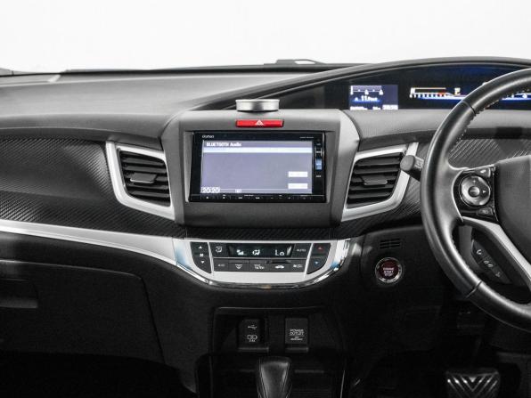 Honda Jade I Рестайлинг с пробегом 2018 года, цена 1 970 000 рублей, 62243 км, компактвэн, Автокод Объявления