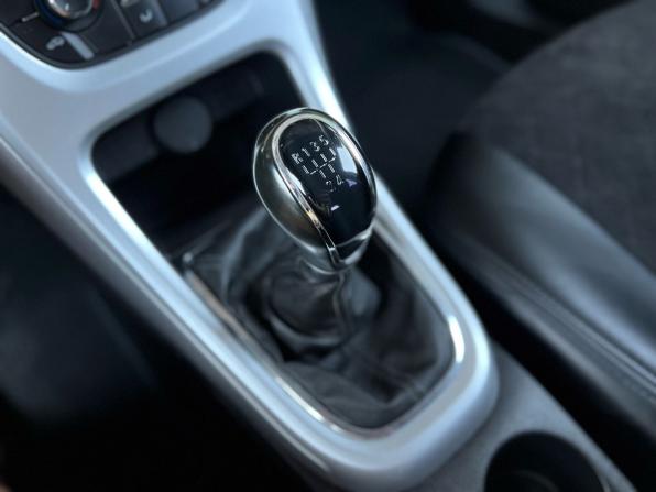Opel Astra J с пробегом 2011 года, цена 794 000 рублей, 115162 км, хэтчбек, Автокод Объявления