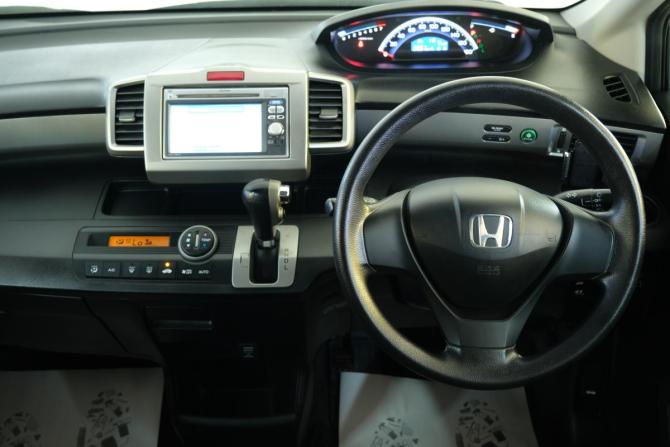 Honda Freed I Рестайлинг с пробегом 2012 года, цена 1 149 000 рублей, 135500 км, компактвэн, Автокод Объявления