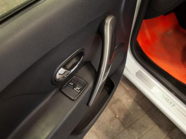 Renault Logan II с пробегом 2018 года, цена 730 000 рублей, 174779 км, седан, Автокод Объявления