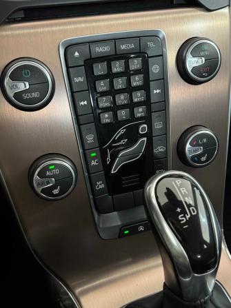 Volvo V40 II с пробегом 2016 года, цена 1 370 000 рублей, 218673 км, хэтчбек, Автокод Объявления