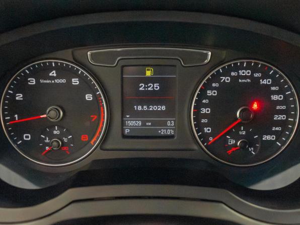 Audi Q3 I (8U) Рестайлинг с пробегом 2015 года, цена 1 815 434 рубля, 150529 км, внедорожник, Автокод Объявления