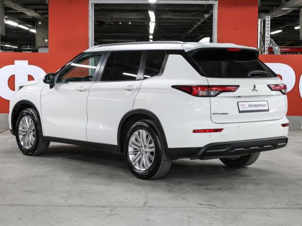 Mitsubishi Outlander IV с пробегом 2022 года, цена 3 198 000 рублей, 92612 км, внедорожник, Автокод Объявления