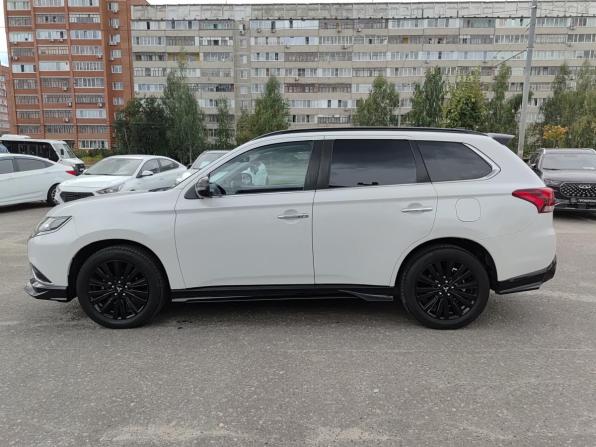 Mitsubishi Outlander III Рестайлинг 3 с пробегом 2022 года, цена 3 440 000 рублей, 34453 км, внедорожник, Автокод Объявления