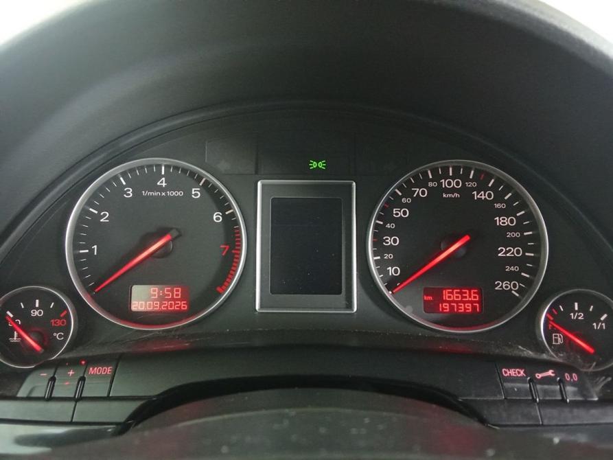 Audi A4 II (B6) Москва  - изображение 13