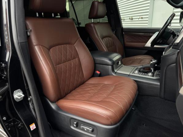 Toyota Land Cruiser 200 Series Рестайлинг 2 с пробегом 2016 года, цена 5 750 000 рублей, 203800 км, внедорожник, Автокод Объявления
