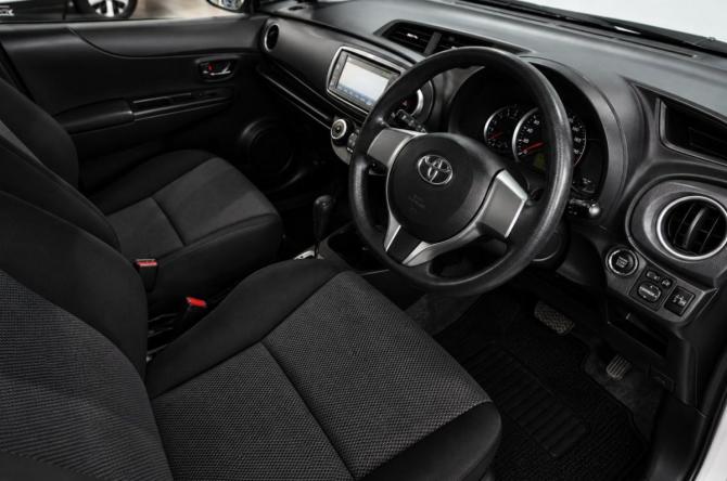 Toyota Vitz III (XP130) с пробегом 2013 года, цена 799 000 рублей, 192200 км, хэтчбек, Автокод Объявления