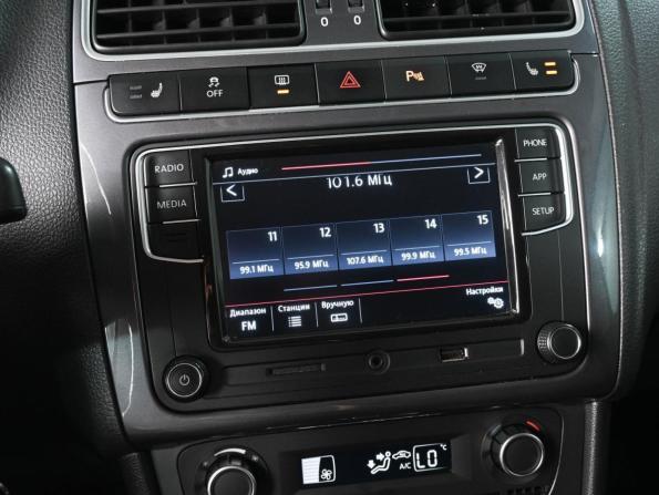 Volkswagen Polo V Рестайлинг с пробегом 2019 года, цена 1 579 000 рублей, 120347 км, седан, Автокод Объявления