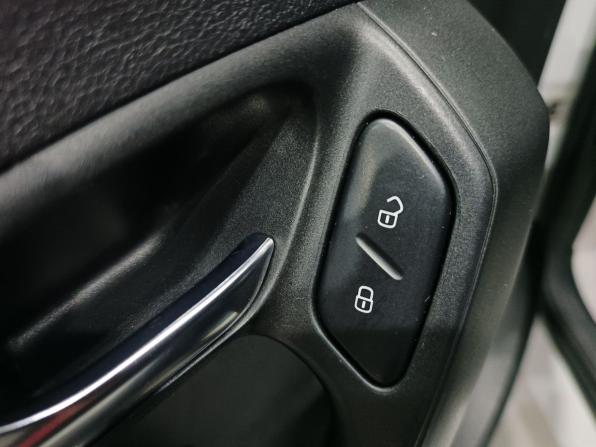 Volkswagen Polo V Рестайлинг с пробегом 2018 года, цена 680 000 рублей, 305460 км, седан, Автокод Объявления