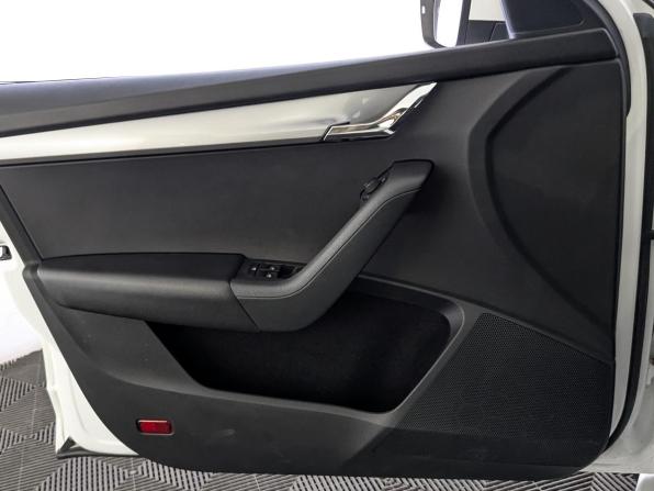Skoda Octavia III (A7) Рестайлинг с пробегом 2020 года, цена 1 765 000 рублей, 117592 км, лифтбек, Автокод Объявления