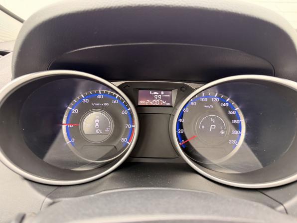 Hyundai ix35 I Рестайлинг с пробегом 2015 года, цена 1 260 000 рублей, 240074 км, внедорожник, Автокод Объявления