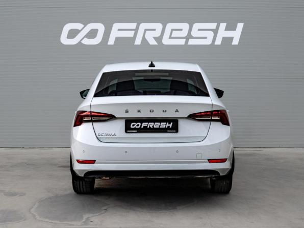 Skoda Octavia IV (A8) с пробегом 2021 года, цена 2 450 000 рублей, 60132 км, лифтбек, Автокод Объявления
