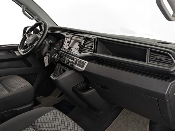 Volkswagen Multivan T6 Рестайлинг с пробегом 2021 года, цена 5 455 000 рублей, 94113 км, минивэн, Автокод Объявления