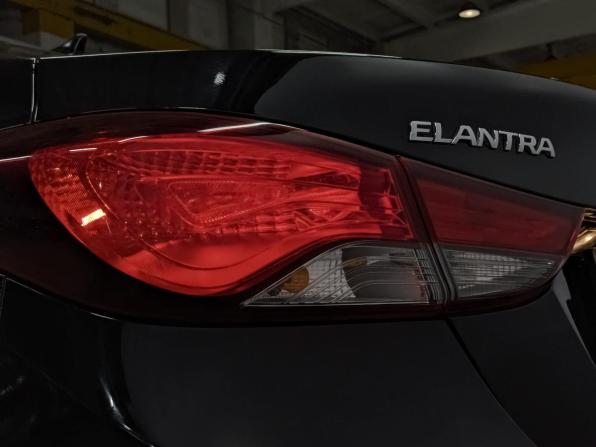 Hyundai Elantra V (MD) Рестайлинг с пробегом 2015 года, цена 1 250 000 рублей, 92612 км, седан, Автокод Объявления
