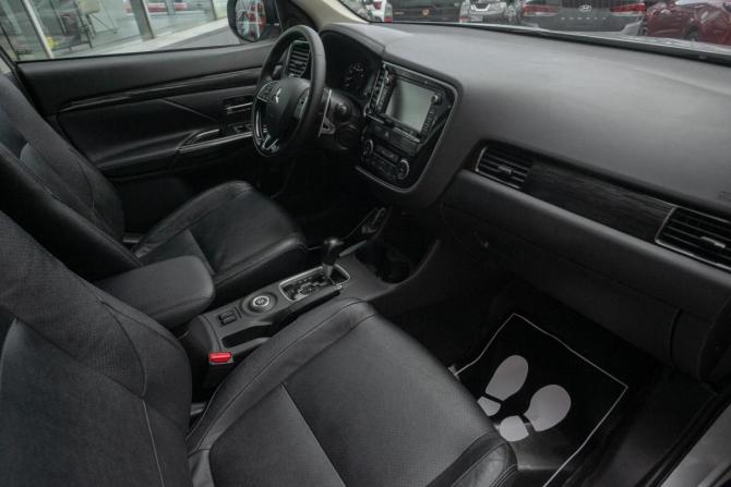 Mitsubishi Outlander III Рестайлинг с пробегом 2015 года, цена 2 335 000 рублей, 188500 км, внедорожник, Автокод Объявления