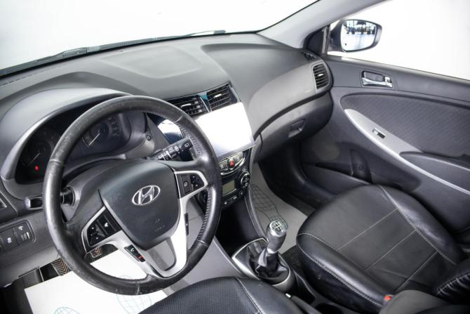 Hyundai Solaris I с пробегом 2012 года, цена 899 000 рублей, 192356 км, хэтчбек, Автокод Объявления