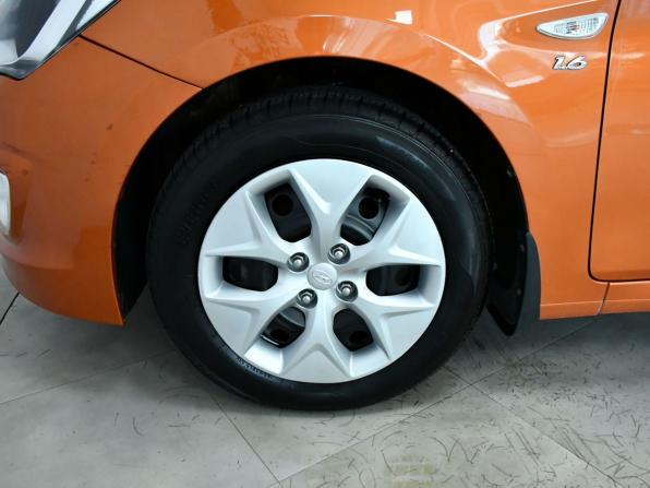 Hyundai Solaris I Рестайлинг с пробегом 2015 года, цена 1 087 000 рублей, 115808 км, седан, Автокод Объявления