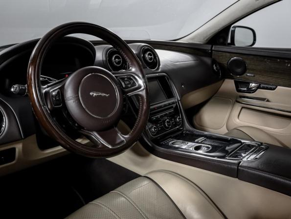 Jaguar XJ IV (X351) с пробегом 2013 года, цена 1 840 000 рублей, 178843 км, седан, Автокод Объявления