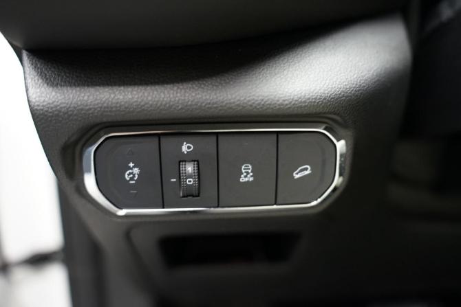 Haval Jolion I Рестайлинг с пробегом 2023 года, цена 2 075 000 рублей, 27500 км, внедорожник, Автокод Объявления