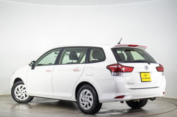 Toyota Corolla XI (E160 E170) Рестайлинг 2 с пробегом 2018 года, цена 1 499 000 рублей, 82000 км, универсал, Автокод Объявления