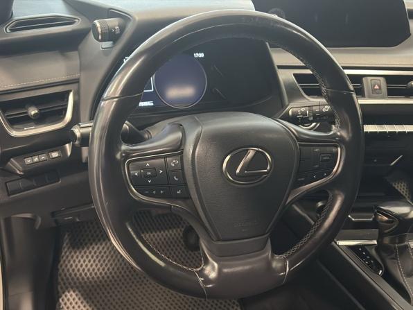 Lexus UX I с пробегом 2021 года, цена 3 050 000 рублей, 78484 км, внедорожник, Автокод Объявления