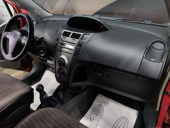 Toyota Yaris II Рестайлинг с пробегом 2010 года, цена 460 000 рублей, 279556 км, хэтчбек, Автокод Объявления