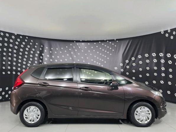Honda Fit III с пробегом 2016 года, цена 979 000 рублей, 124850 км, хэтчбек, Автокод Объявления