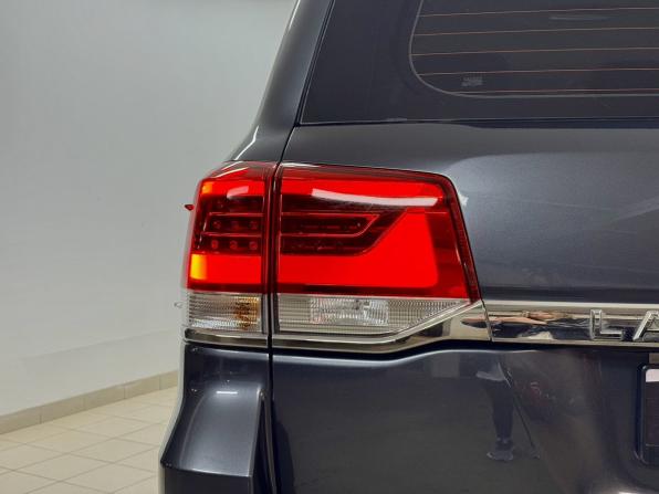 Toyota Land Cruiser 200 Series Рестайлинг 2 с пробегом 2016 года, цена 4 640 000 рублей, 185000 км, внедорожник, Автокод Объявления