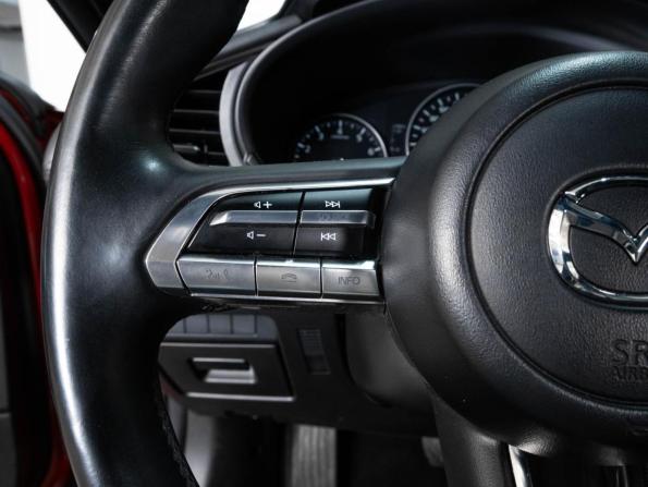 Mazda 3 IV (BP) с пробегом 2019 года, цена 2 535 000 рублей, 92132 км, хэтчбек, Автокод Объявления