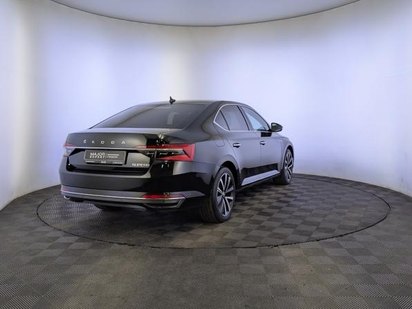 Skoda Superb III Рестайлинг с пробегом 2024 года, цена 2 900 000 рублей, 66490 км, лифтбек, Автокод Объявления