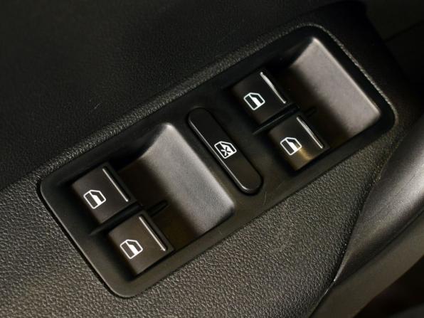 Volkswagen Polo V Рестайлинг с пробегом 2019 года, цена 1 044 999 рублей, 118219 км, седан, Автокод Объявления