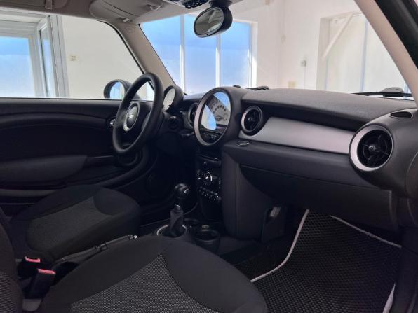 Mini Hatch II (R56) Рестайлинг с пробегом 2011 года, цена 890 000 рублей, 168500 км, хэтчбек, Автокод Объявления