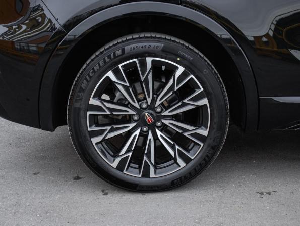 Hongqi HS5 I Рестайлинг с пробегом 2023 года, цена 3 190 000 рублей, 17872 км, внедорожник, Автокод Объявления