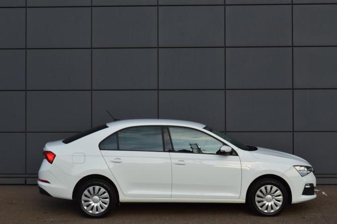 Skoda Rapid II с пробегом 2022 года, цена 1 650 000 рублей, 53007 км, лифтбек, Автокод Объявления