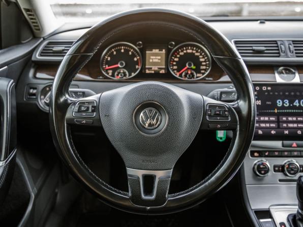 Volkswagen Passat B7 с пробегом 2011 года, цена 968 000 рублей, 287774 км, седан, Автокод Объявления