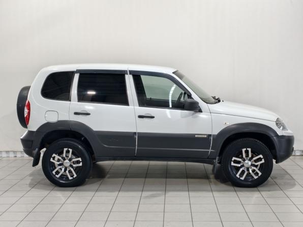 Chevrolet Niva I Рестайлинг с пробегом 2017 года, цена 802 000 рублей, 92687 км, внедорожник, Автокод Объявления