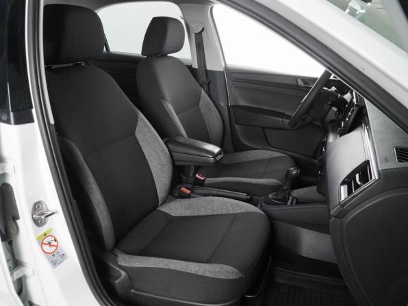 Skoda Rapid II с пробегом 2021 года, цена 1 435 000 рублей, 96942 км, лифтбек, Автокод Объявления