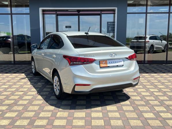 Hyundai Solaris II с пробегом 2018 года, цена 1 420 000 рублей, 111946 км, седан, Автокод Объявления