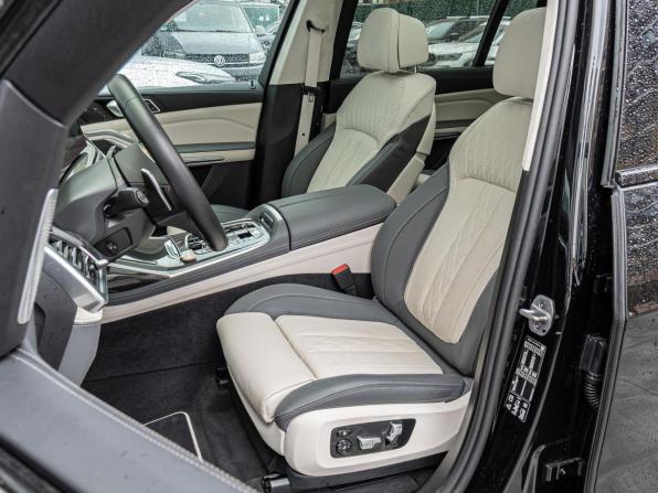 BMW X7 I (G07) Рестайлинг с пробегом 2024 года, цена 19 350 000 рублей, 11218 км, внедорожник, Автокод Объявления