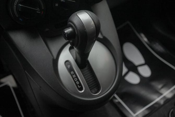 Mazda 2 II Рестайлинг (DE2) с пробегом 2011 года, цена 935 000 рублей, 56000 км, хэтчбек, Автокод Объявления
