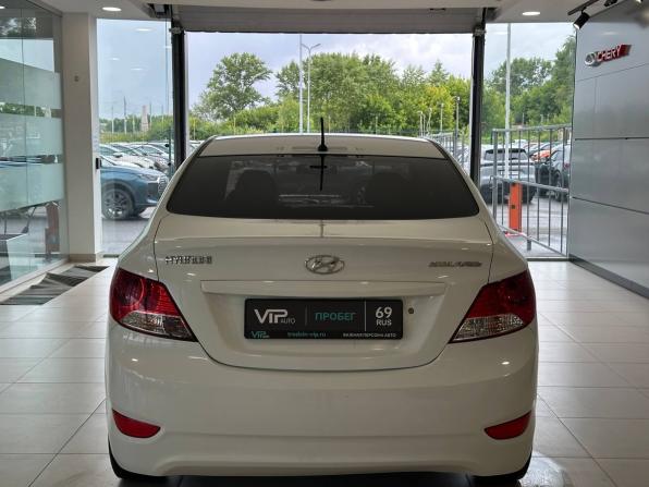 Hyundai Solaris I с пробегом 2012 года, цена 747 000 рублей, 130213 км, седан, Автокод Объявления