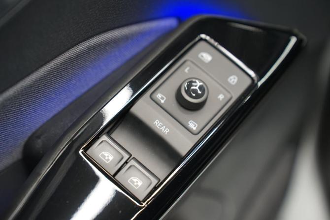 Volkswagen ID.3 I с пробегом 2020 года, цена 3 299 000 рублей, 80000 км, хэтчбек, Автокод Объявления